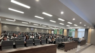 青岛大学刘东方教授来我院作学术...